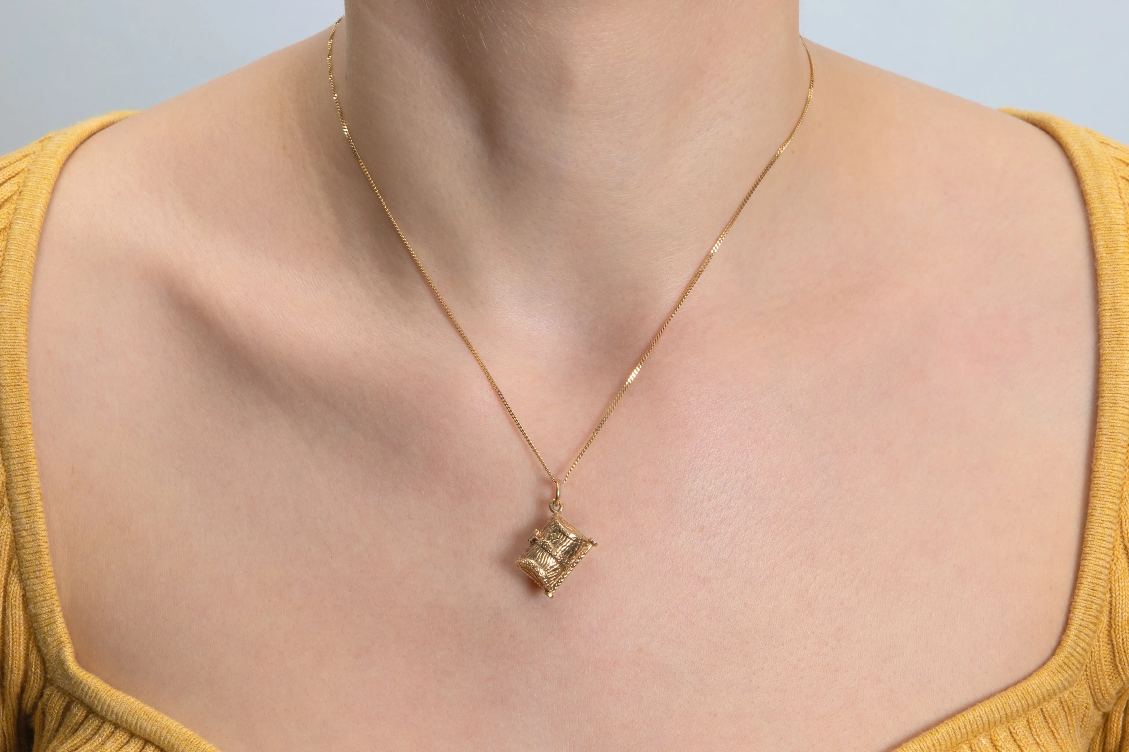 9ct Gold Treasure Chest Charm