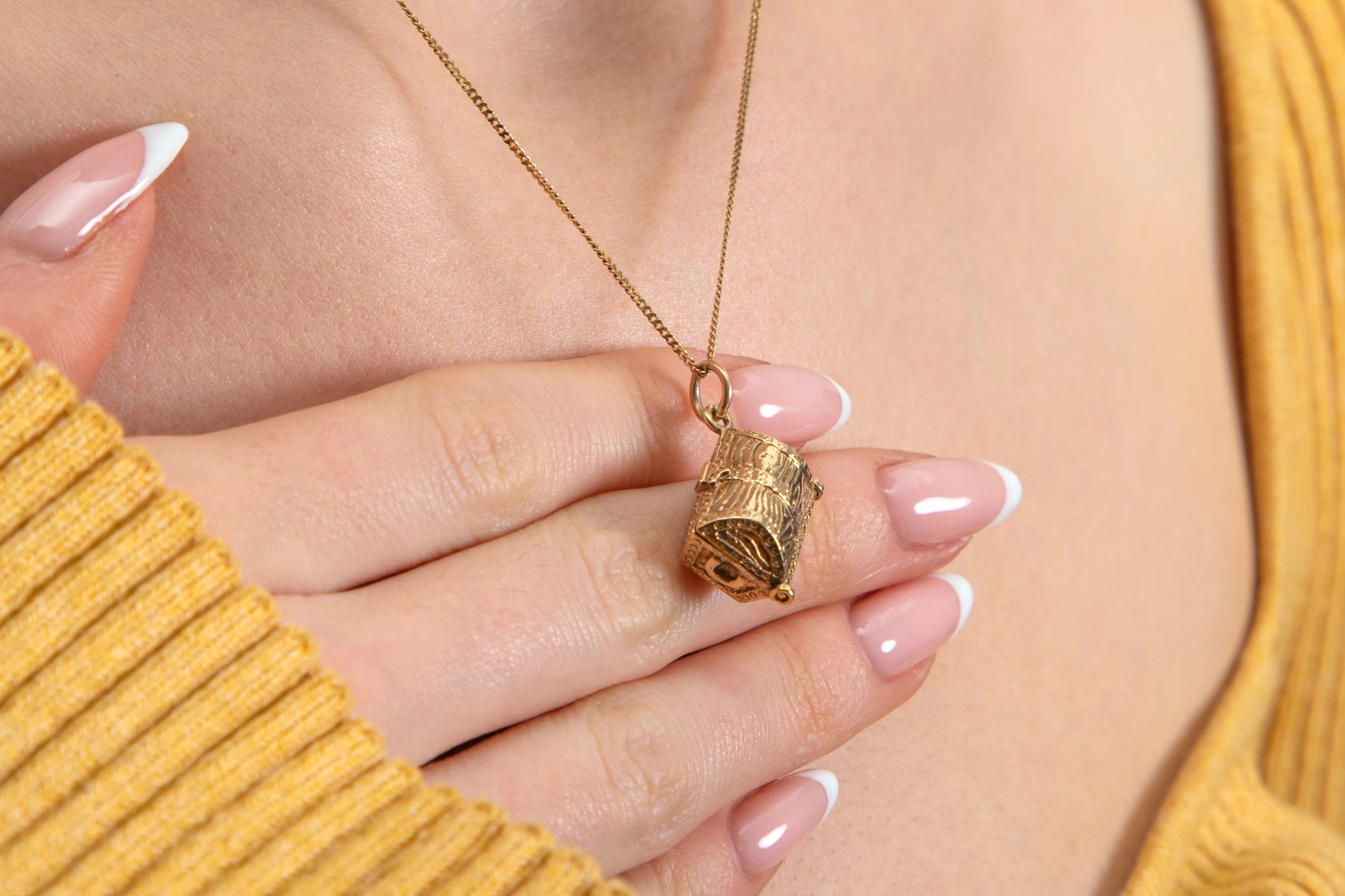 9ct Gold Treasure Chest Charm