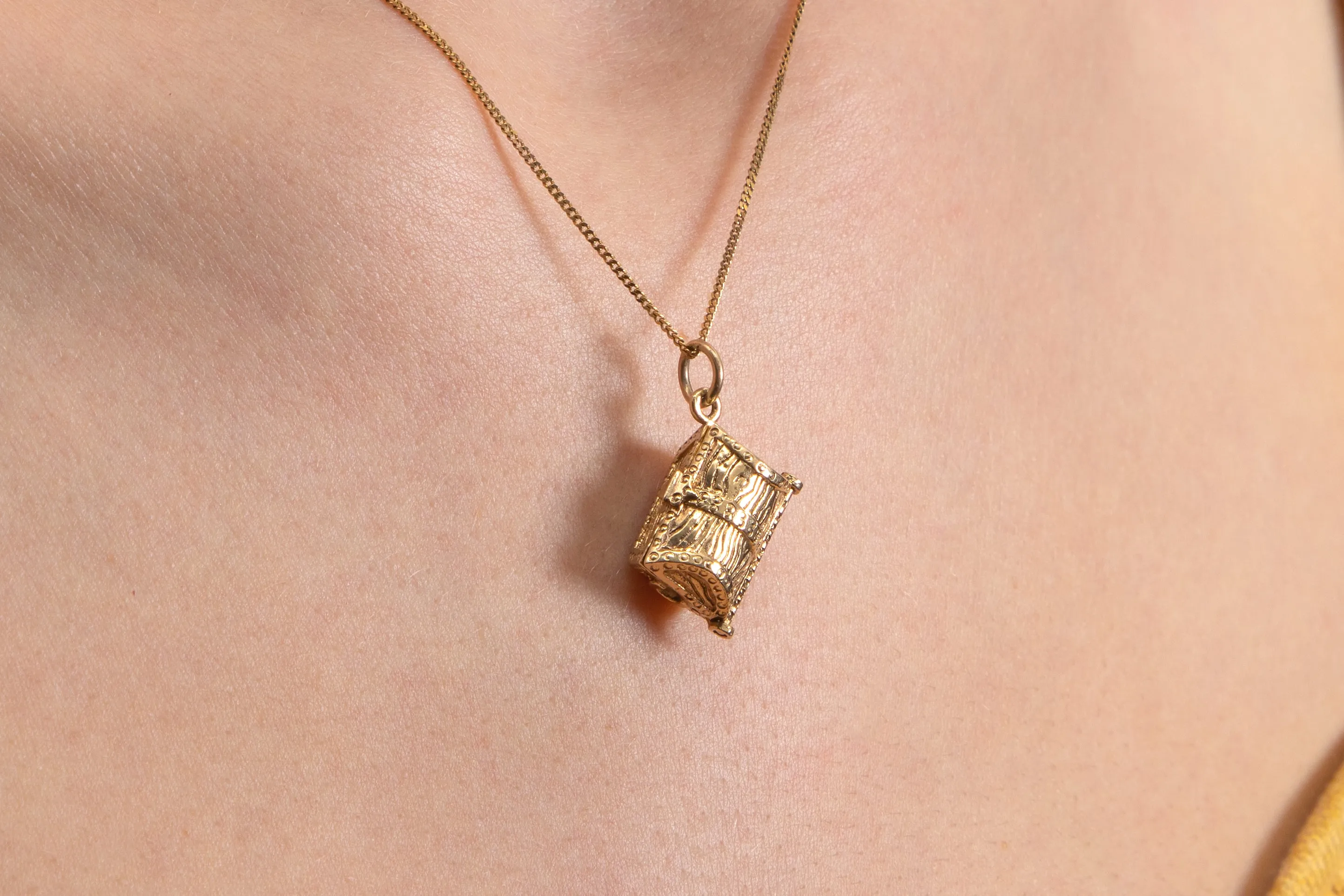 9ct Gold Treasure Chest Charm