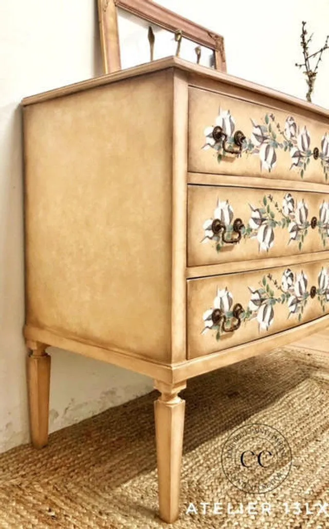 Dixie Belle Pine Cone Chalk Paint