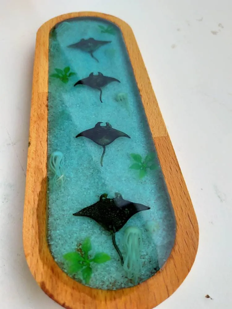 Explore the Beauty of Mantas in Resin | Oceanic Sculptures