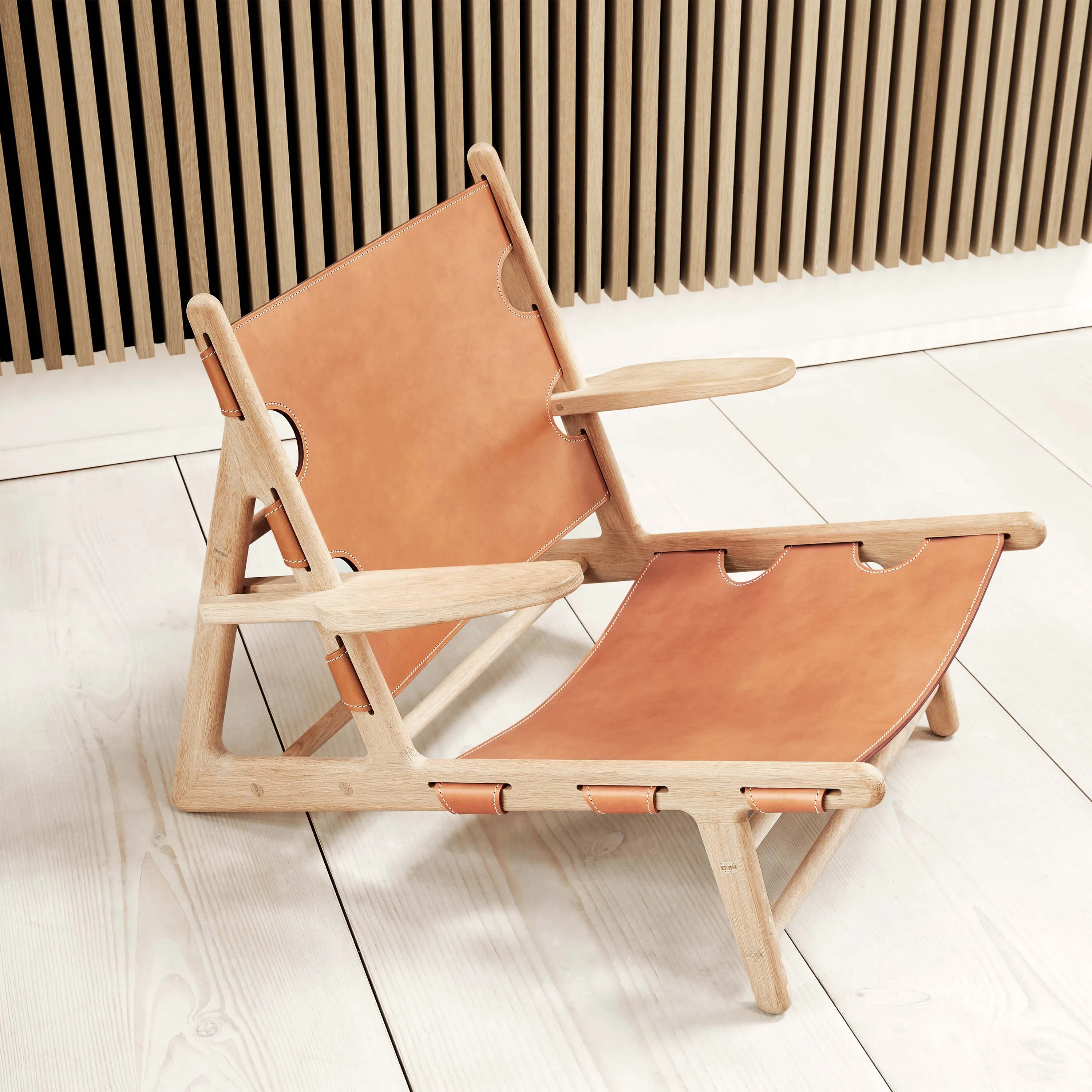 Hunting Lounge Chair