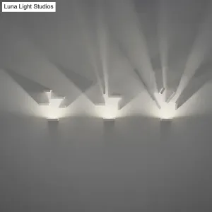 Sleek White Wall Washer Light: Simplistic Metallic Sconce for Stairway Illumination