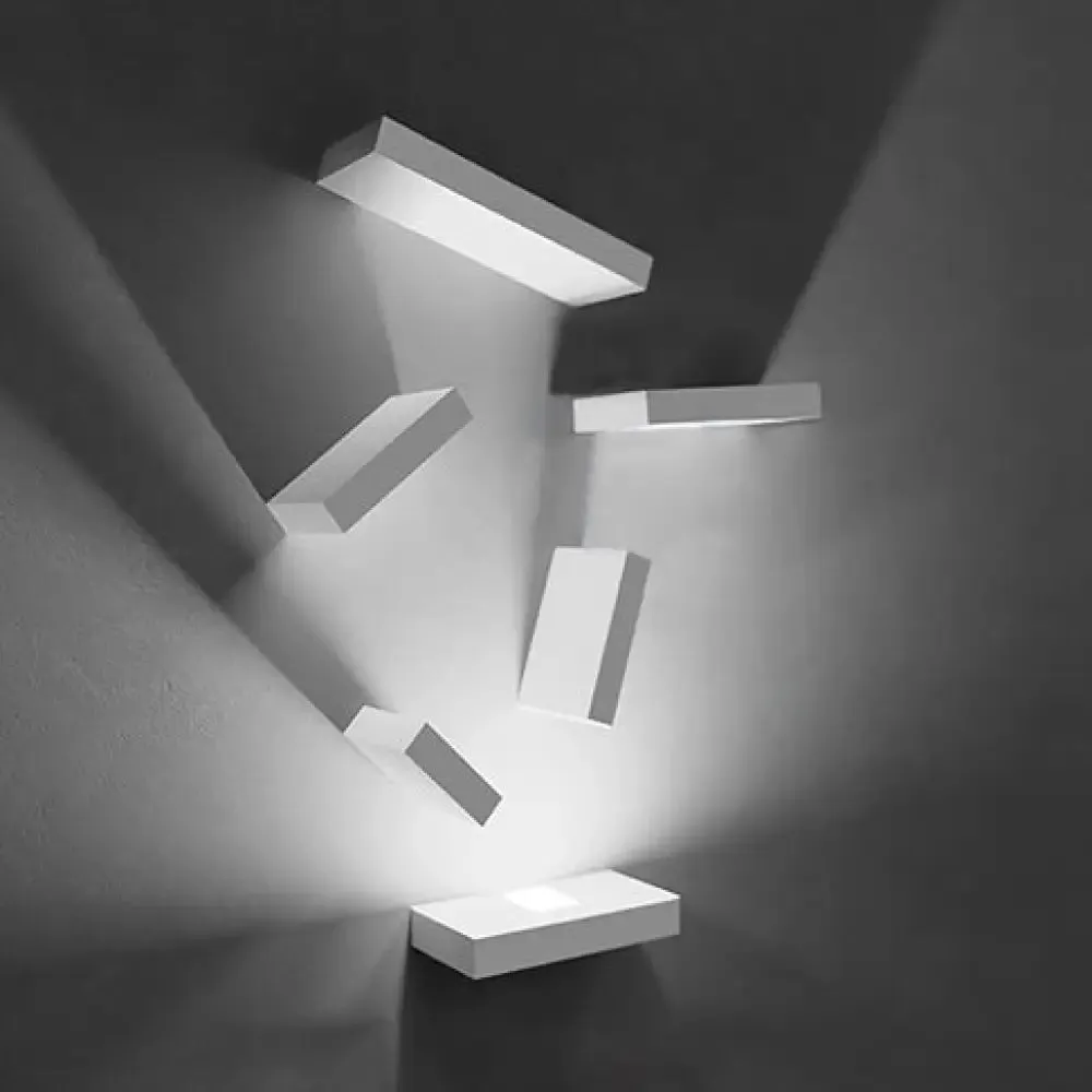 Sleek White Wall Washer Light: Simplistic Metallic Sconce for Stairway Illumination