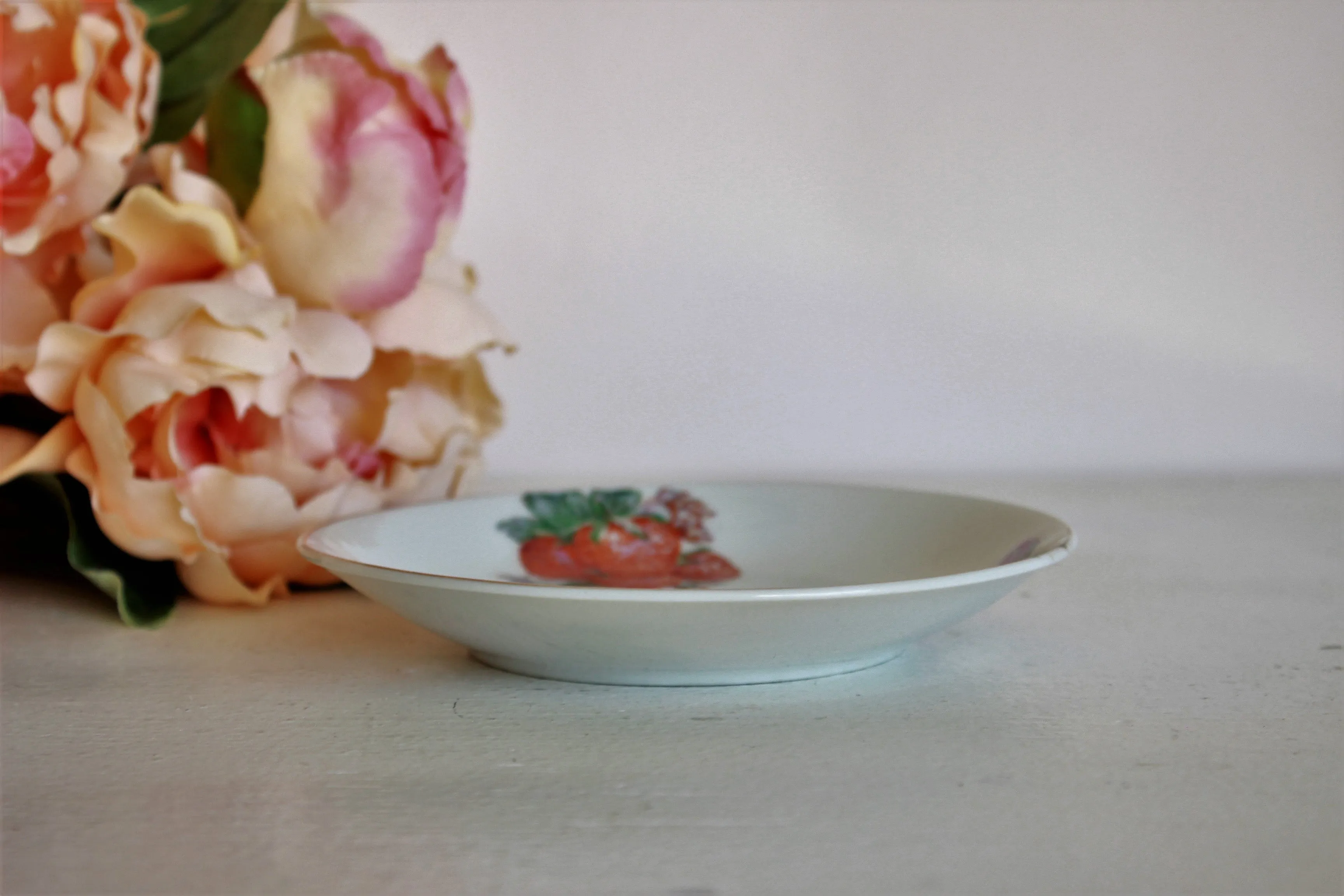 Vintage 1950s Fruit and Berry Tea Saucer